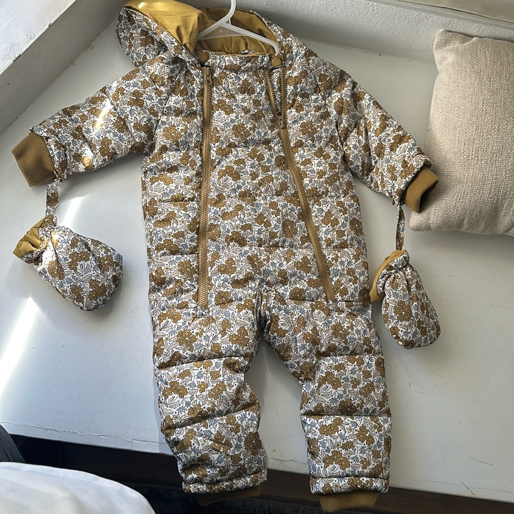 Snow suit